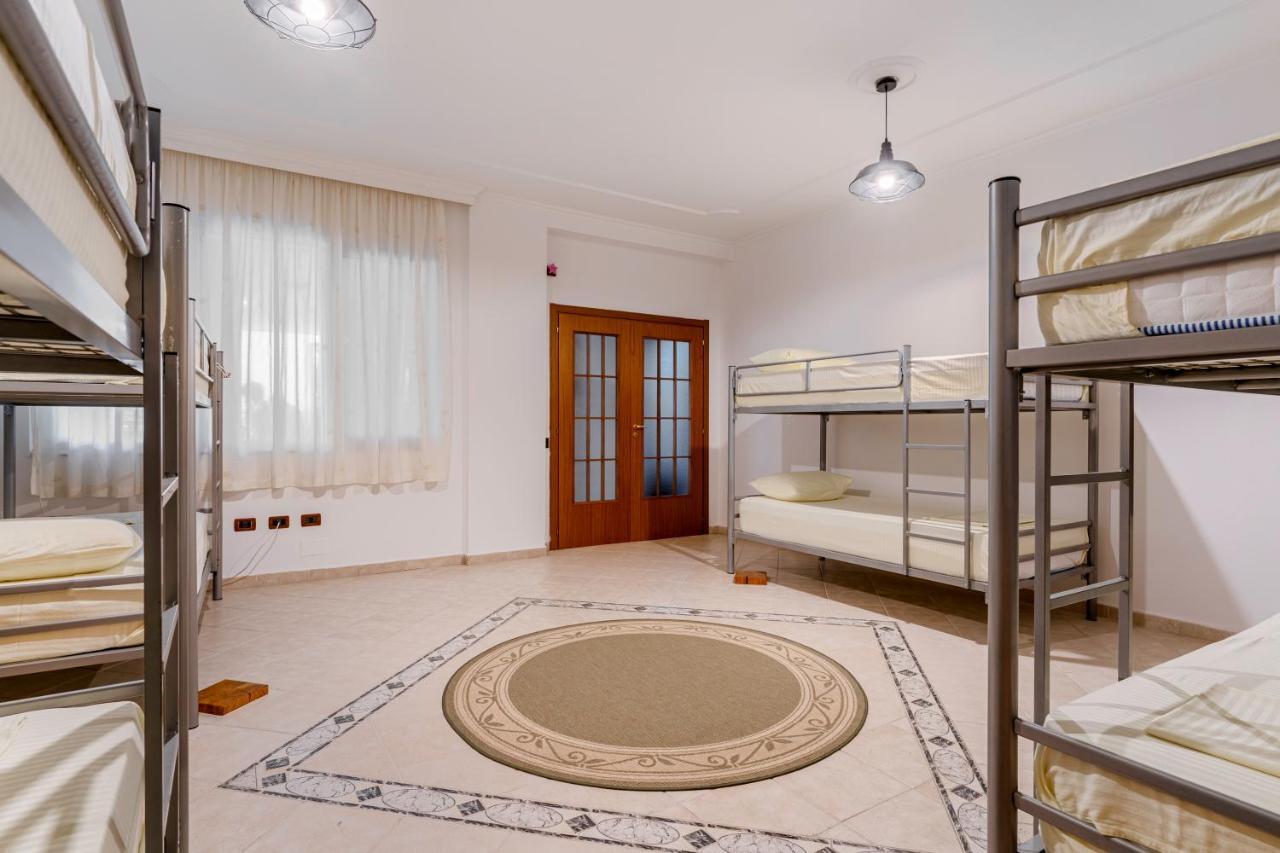 Hostel Nena Semi Tirana Eksteriør billede