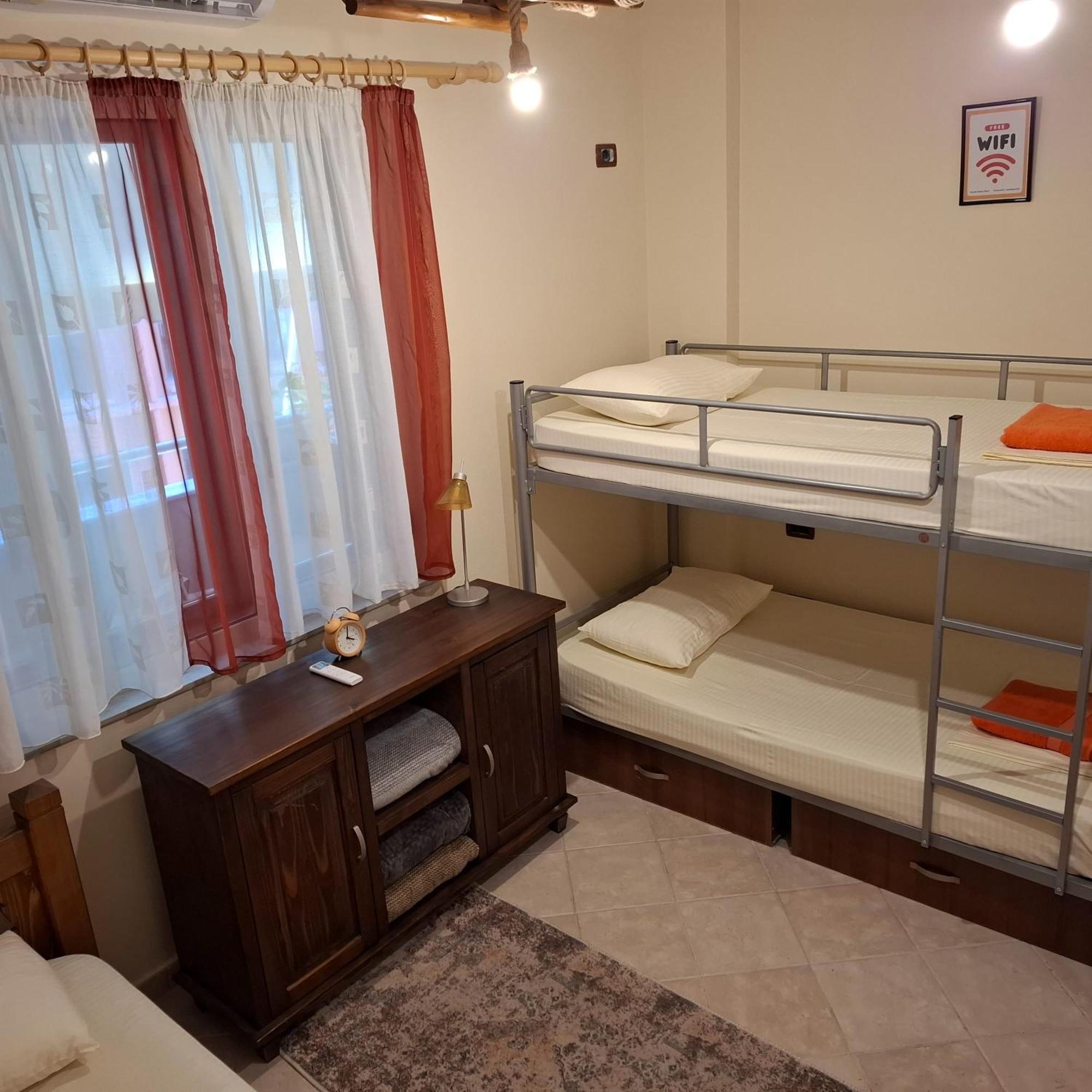 Hostel Nena Semi Tirana Eksteriør billede