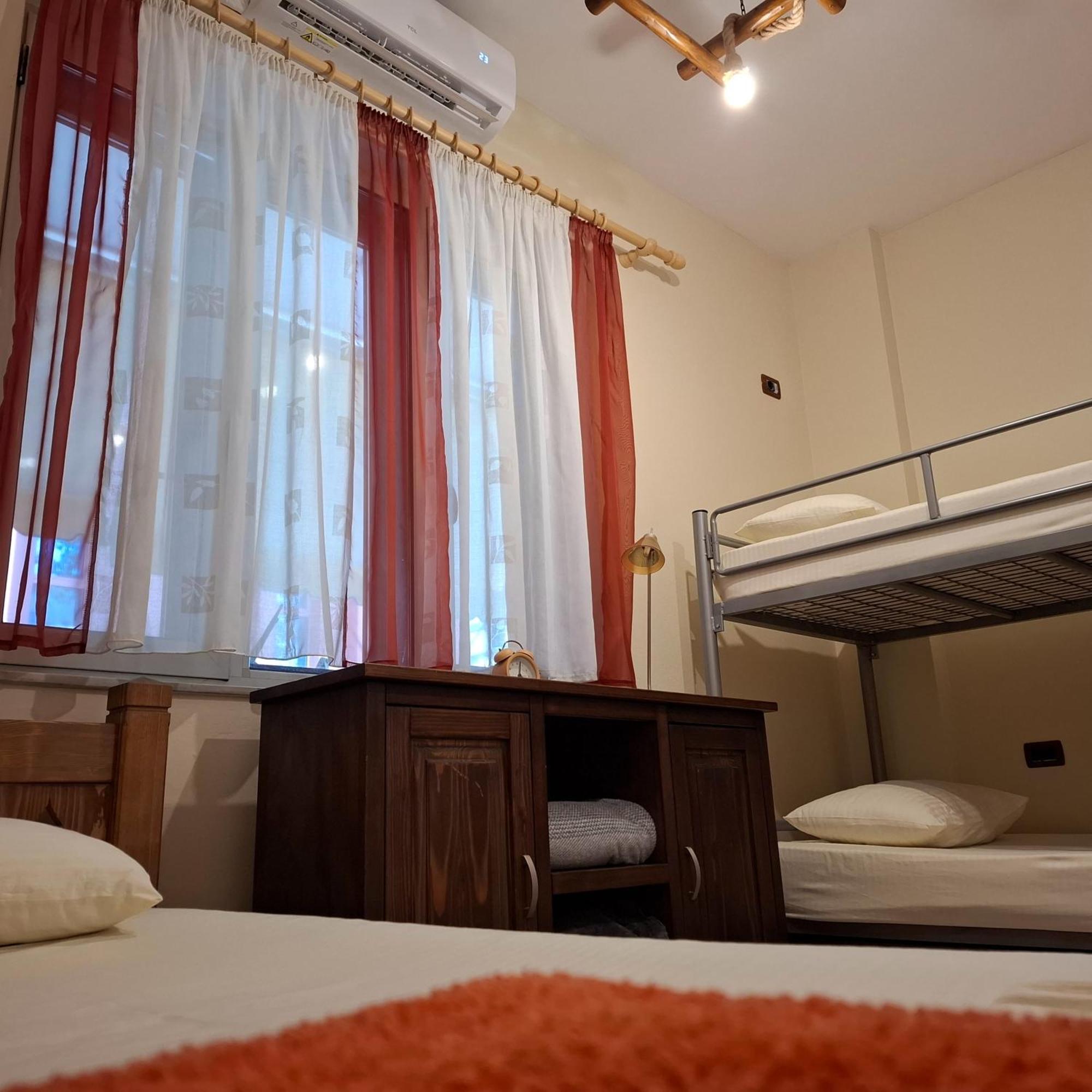 Hostel Nena Semi Tirana Eksteriør billede